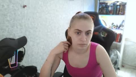 Snapshot of beverly_yay chatting on April 27, 2026, 1:09 pm beverly_yay online show from April 27, 2026, 1:09 pm