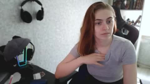 Snapshot of beverly_yay chatting on May 1, 2026, 9:47 am beverly_yay online show from May 1, 2026, 9:47 am