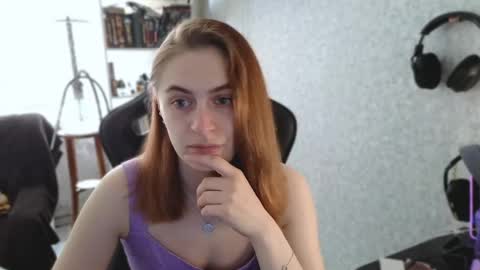 Snapshot of beverly_yay chatting on May 4, 2026, 11:06 am beverly_yay online show from May 4, 2026, 11:06 am