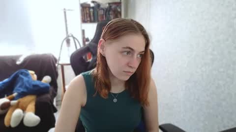 Snapshot of beverly_yay chatting on May 9, 2026, 9:47 am beverly_yay online show from May 9, 2026, 9:47 am