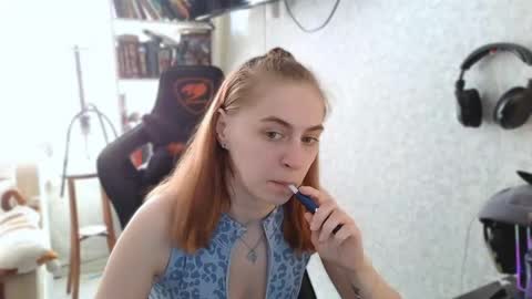 Snapshot of beverly_yay chatting on May 18, 2026, 5:24 am beverly_yay online show from May 18, 2026, 5:24 am