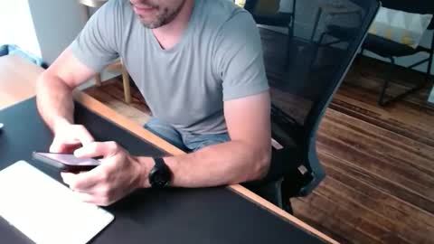 bi_sexy_man online show from May 27, 2026, 6:16 pm