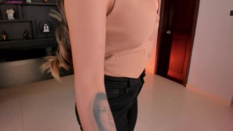 Bianca Pierce online show from October 20, 2025, 12:05 pm