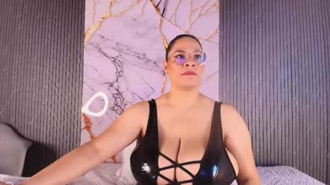 Tell me Sophia  online show from March 1, 2026, 8:11 pm