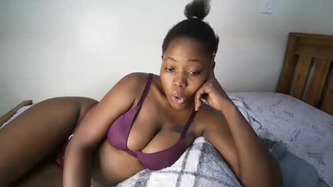 bigassmello_ online show from April 16, 2026, 10:16 am