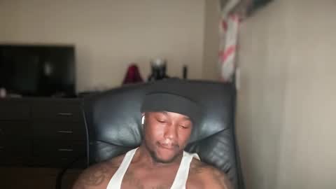 Snapshot of bigbackwoodcali chatting on March 12, 2025, 10:50 pm bigbackwoodcali online show from March 12, 2025, 10:50 pm