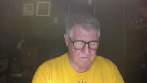 Snapshot of bigbeerdrinker1 chatting on April 1, 2026, 3:18 am bigbeerdrinker online show from April 1, 2026, 3:18 am