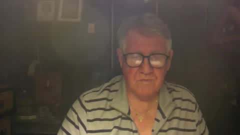 Snapshot of bigbeerdrinker1 chatting on April 6, 2026, 5:52 am bigbeerdrinker online show from April 6, 2026, 5:52 am