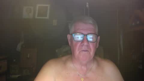 Snapshot of bigbeerdrinker1 chatting on April 13, 2026, 5:13 am bigbeerdrinker online show from April 13, 2026, 5:13 am