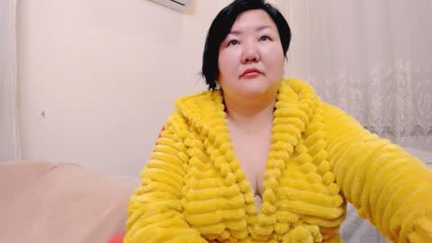 Kira online show from November 11, 2025, 1:22 pm