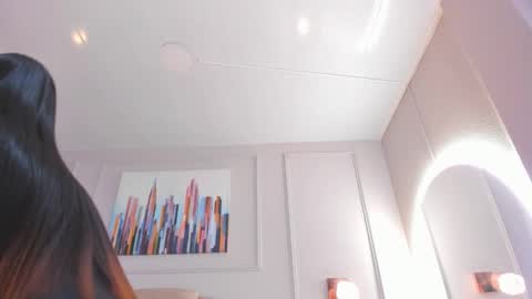   online show from November 18, 2025, 10:09 am