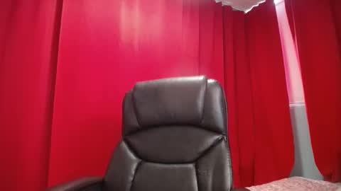 LaraFire online show from September 22, 2025, 11:23 am