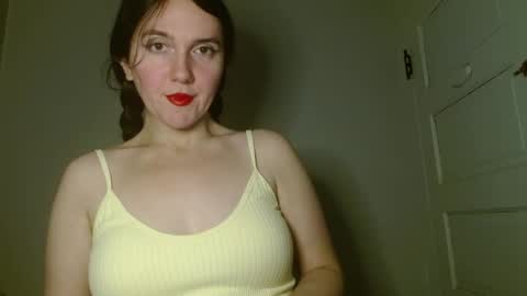 Isabella online show from January 6, 2026, 4:05 am