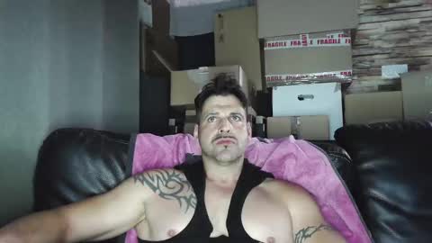 Bigboyband online show from April 18, 2026, 6:34 pm