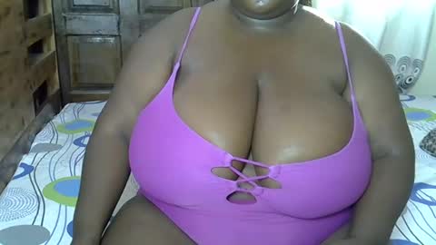 Snapshot of bigchocotities chatting on February 1, 2025, 2:24 pm bigchocotities online show from February 1, 2025, 2:24 pm