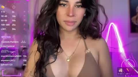 Snapshot of bigcockamanda23 chatting on October 14, 2025, 2:34 am queen amanda online show from October 14, 2025, 2:34 am