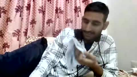 akash online show from October 9, 2025, 10:35 am