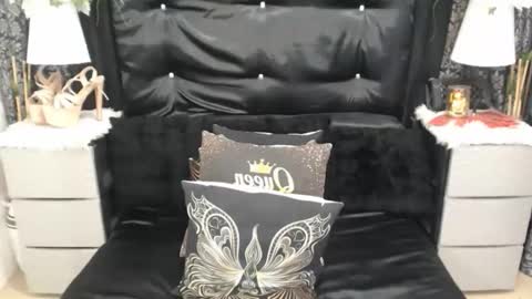 HOLLY online show from March 8, 2026, 12:30 am