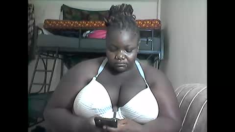 Snapshot of bigdarkass chatting on November 13, 2025, 8:02 am VIOLET online show from November 13, 2025, 8:02 am