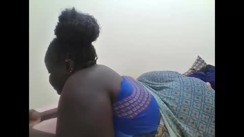 Snapshot of bigdarkass chatting on December 21, 2025, 9:00 pm VIOLET online show from December 21, 2025, 9:00 pm