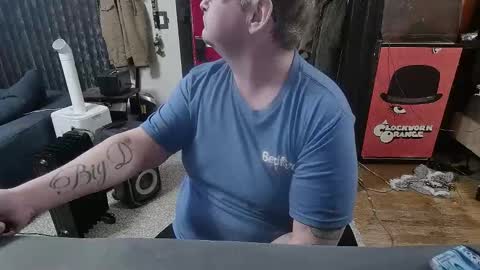 Darryl online show from April 21, 2026, 1:29 am