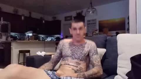 Snapshot of bigdickcumslikeariver chatting on January 7, 2026, 1:35 pm Can you make me cum online show from January 7, 2026, 1:35 pm