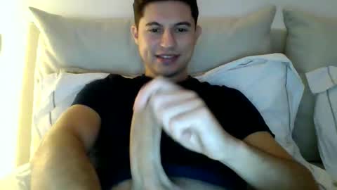 Snapshot of bigdickkkk2035 chatting on October 15, 2025, 10:43 pm Big online show from October 15, 2025, 10:43 pm