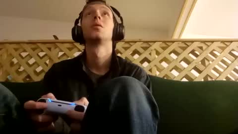 Snapshot of biggestboiiii chatting on January 24, 2025, 1:35 am biggestboiiii online show from January 24, 2025, 1:35 am