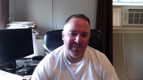 Snapshot of biggy9877 chatting on October 2, 2025, 3:30 pm biggy9877 online show from October 2, 2025, 3:30 pm