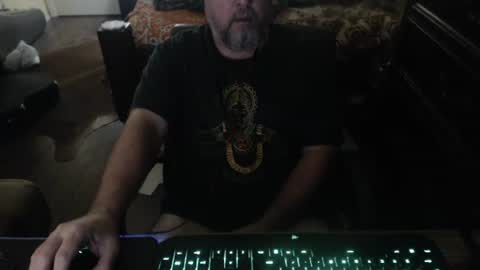 Snapshot of bighugmugg chatting on November 21, 2025, 12:15 pm bighugmugg online show from November 21, 2025, 12:15 pm