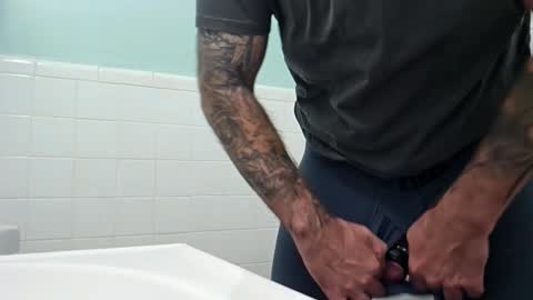 Snapshot of bignick850717520 chatting on October 21, 2025, 12:22 am bignick850717520 online show from October 21, 2025, 12:22 am