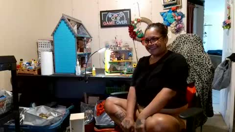 Snapshot of bigolemini chatting on September 29, 2025, 2:11 pm the Mini mami online show from September 29, 2025, 2:11 pm