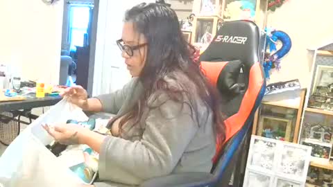 the Mini mami online show from February 6, 2026, 1:58 pm