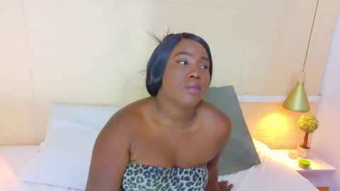 Snapshot of bigroundbooty_ chatting on February 19, 2026, 7:21 pm bigroundbooty_ online show from February 19, 2026, 7:21 pm