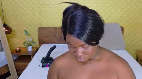 Snapshot of bigroundbooty_ chatting on February 23, 2026, 7:55 pm bigroundbooty_ online show from February 23, 2026, 7:55 pm