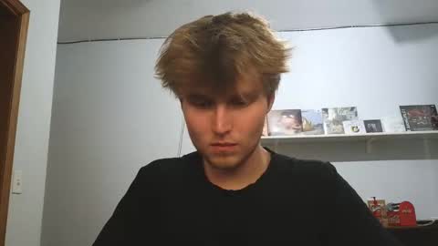 Snapshot of bigskinnyboyshh chatting on May 26, 2026, 10:06 pm bigskinnyboyshh online show from May 26, 2026, 10:06 pm
