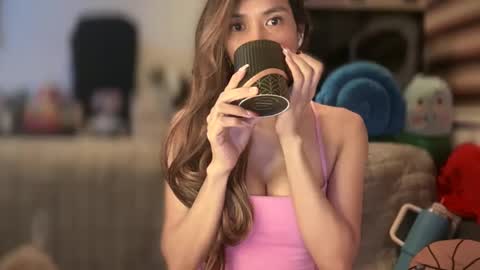 Snapshot of bigsurprise4u chatting on February 6, 2025, 7:45 am Yna     online show from February 6, 2025, 7:45 am