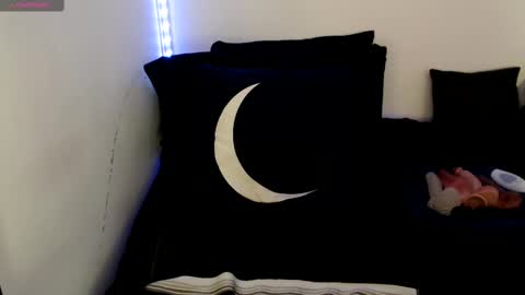 Nichole lights online show from September 23, 2025, 8:34 pm