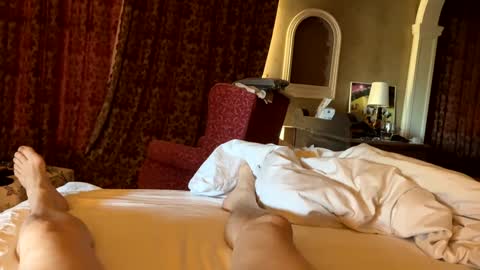 bigukphallus online show from December 3, 2024, 2:49 pm