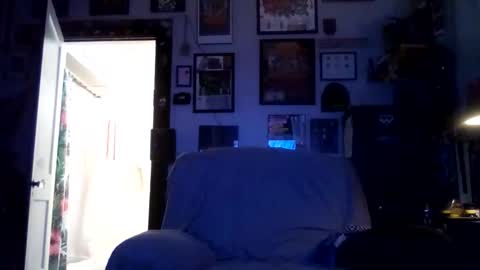 billygunn13 online show from January 7, 2026, 11:40 pm