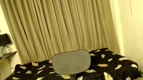 bitchy_bea online show from April 9, 2026, 11:15 am