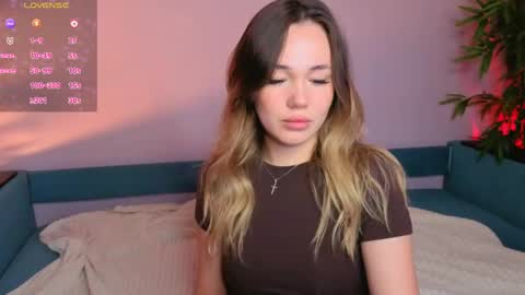 Julia online show from May 30, 2026, 8:28 pm