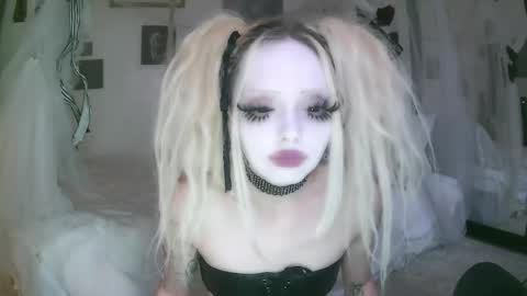 vampire fang  online show from April 2, 2026, 6:16 pm