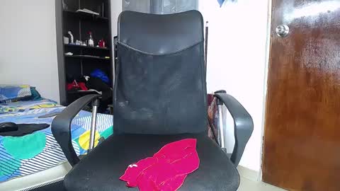 Snapshot of black_diamond_t chatting on January 30, 2025, 10:40 am Black Diamond online show from January 30, 2025, 10:40 am