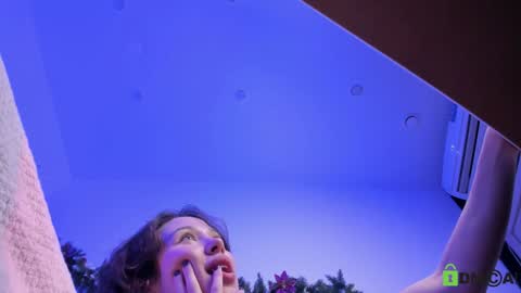 Jenny online show from December 26, 2024, 1:32 pm