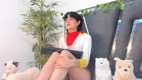 B L A C K  R O S E  online show from January 31, 2025, 2:39 pm