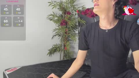 B L A C K  R O S E  online show from March 3, 2025, 11:33 am