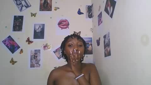 Snapshot of black_rosey chatting on January 16, 2026, 1:53 am veraa online show from January 16, 2026, 1:53 am