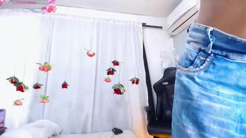 Tifany online show from February 26, 2025, 6:43 pm