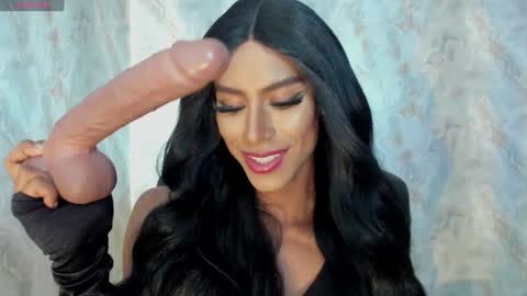 Snapshot of blackbeauty_ts chatting on January 19, 2025, 2:49 pm Nina online show from January 19, 2025, 2:49 pm